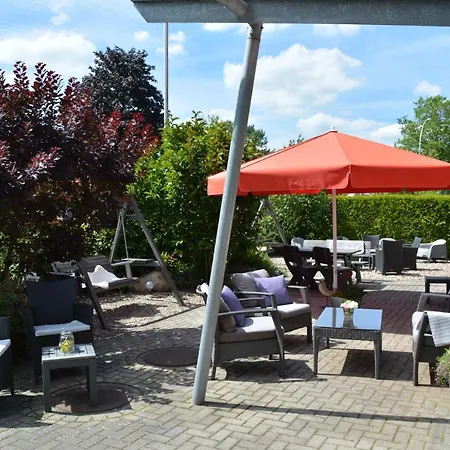 Garni Am Obsthof - Altes Land 3*